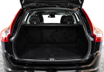 Подержанный автомобиль Volvo XC60 2017 года (22 фото)