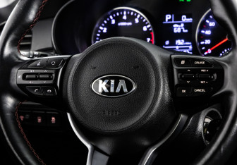 Подержанный автомобиль Kia Rio Hatchback 2020 года (11 фото)