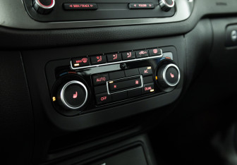 Подержанный автомобиль Volkswagen Tiguan 2011 года (16 фото)