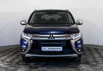 Подержанный автомобиль Mitsubishi Outlander 2015 года (2 фото)