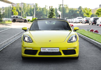 Подержанный автомобиль Porsche Boxster 2020 года (6 фото)