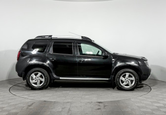 Подержанный автомобиль Renault Duster 2018 года (4 фото)