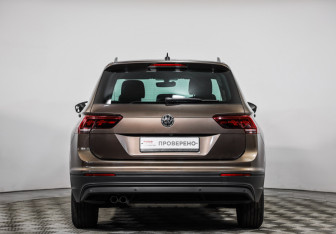 Подержанный автомобиль Volkswagen Tiguan 2017 года (6 фото)
