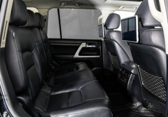 Подержанный автомобиль Toyota Land Cruiser Suv 2018 года (23 фото)