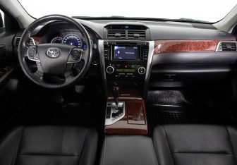 Подержанный автомобиль Toyota Camry Sedan 2014 года (9 фото)