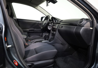 Подержанный автомобиль Mazda 3 Sedan 2008 года (17 фото)