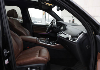 Подержанный автомобиль BMW X5 2019 года (31 фото)