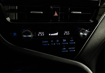 Подержанный автомобиль Toyota Camry Sedan 2021 года (18 фото)