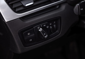Подержанный автомобиль BMW X1 2020 года (22 фото)