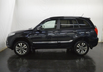 Подержанный автомобиль Chery Tiggo 3 2017 года (8 фото)