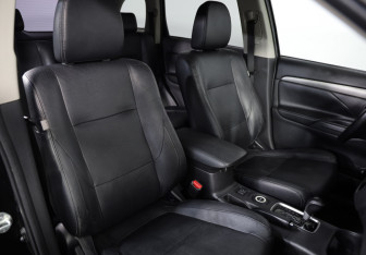 Подержанный автомобиль Mitsubishi Outlander 2012 года (21 фото)