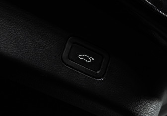 Подержанный автомобиль Land Rover Range Rover Sport 2012 года (26 фото)