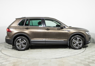 Подержанный автомобиль Volkswagen Tiguan 2017 года (4 фото)