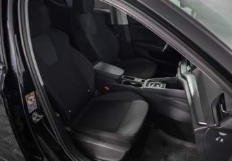 Подержанный автомобиль Skoda Octavia Liftback 2021 года (24 фото)