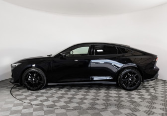 Подержанный автомобиль Changan UNI-V 2024 года (10 фото)