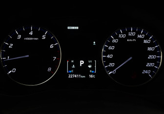 Подержанный автомобиль Mitsubishi Outlander 2012 года (21 фото)