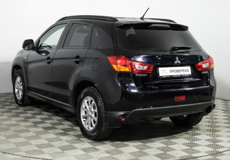 Подержанный автомобиль Mitsubishi ASX 2013 года (7 фото)