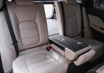 Подержанный автомобиль Jaguar F-Pace 2018 года (28 фото)