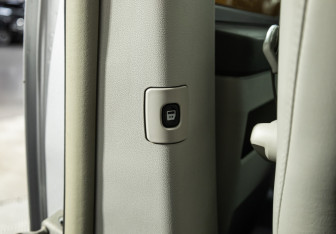 Подержанный автомобиль Chrysler Voyager 2008 года (22 фото)
