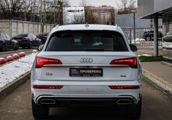 Подержанный автомобиль Audi Q5 2021 года (6 фото)