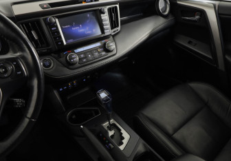 Подержанный автомобиль Toyota RAV4 2016 года (21 фото)