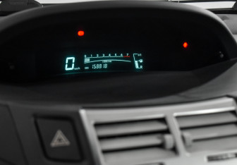 Подержанный автомобиль Toyota Yaris Hatchback 2006 года (17 фото)