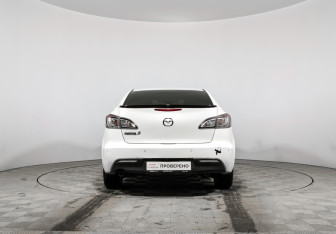 Подержанный автомобиль Mazda 3 Sedan 2011 года (6 фото)