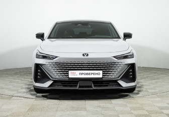 Подержанный автомобиль Changan UNI-V 2024 года (2 фото)