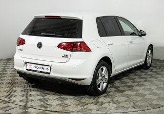 Подержанный автомобиль Volkswagen Golf Hatchback 2013 года (5 фото)