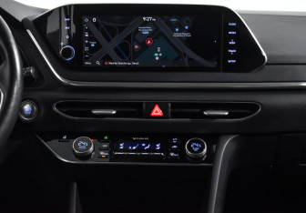 Подержанный автомобиль Hyundai Sonata 2021 года (16 фото)