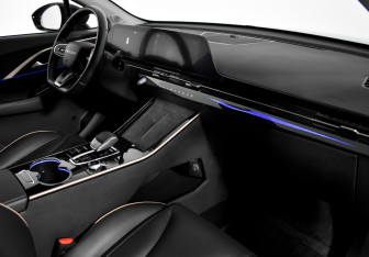 Подержанный автомобиль Omoda C5 2023 года (14 фото)