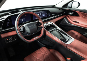 Подержанный автомобиль Exeed RX 2023 года (11 фото)