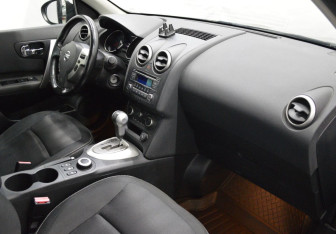 Подержанный автомобиль Nissan Qashqai 2012 года (11 фото)