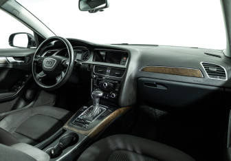 Подержанный автомобиль Audi A4 Sedan 2012 года (9 фото)