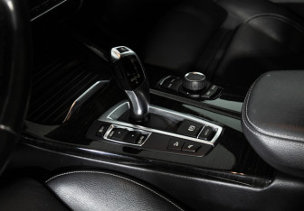 Подержанный автомобиль BMW X4 2015 года (16 фото)