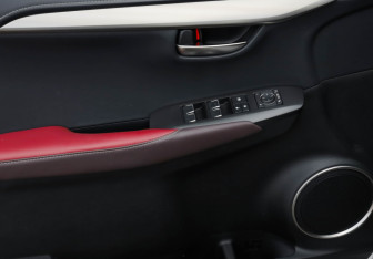 Подержанный автомобиль Lexus NX 2018 года (27 фото)