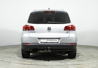 Подержанный автомобиль Volkswagen Tiguan 2015 года (6 фото)