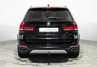 Подержанный автомобиль BMW X5 2015 года (6 фото)