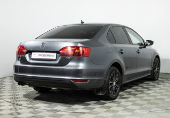 Подержанный автомобиль Volkswagen Jetta Sedan 2011 года (5 фото)