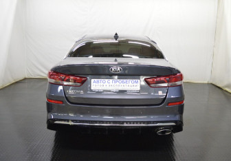 Подержанный автомобиль Kia Optima Sedan 2019 года (6 фото)