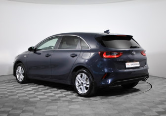 Подержанный автомобиль Kia Ceed Hatchback 2021 года (7 фото)