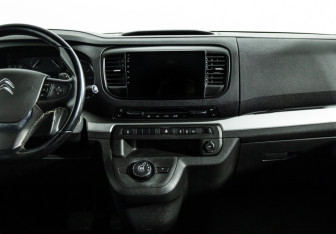 Подержанный автомобиль Citroen SpaceTourer 2019 года (14 фото)