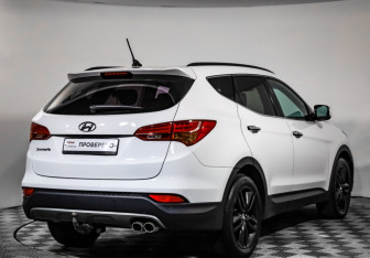 Подержанный автомобиль Hyundai Santa Fe 2012 года (5 фото)