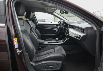 Подержанный автомобиль Audi A6 Sedan 2021 года (27 фото)