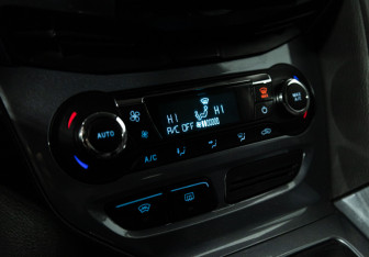 Подержанный автомобиль Ford Focus Hatchback 2014 года (15 фото)