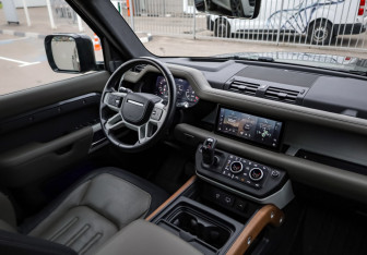 Подержанный автомобиль Land Rover Defender Suv 2021 года (10 фото)