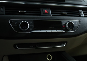 Подержанный автомобиль Audi A4 Sedan 2016 года (19 фото)