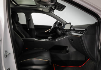 Подержанный автомобиль Omoda C5 2023 года (28 фото)