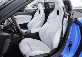Подержанный автомобиль BMW Z4 Roadster 2020 года (32 фото)
