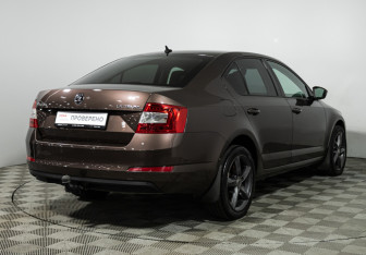 Подержанный автомобиль Skoda Octavia Liftback 2016 года (5 фото)